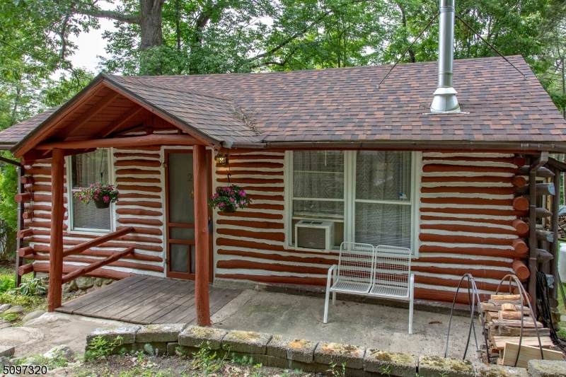 21 Cedar Ln - Photo 1
