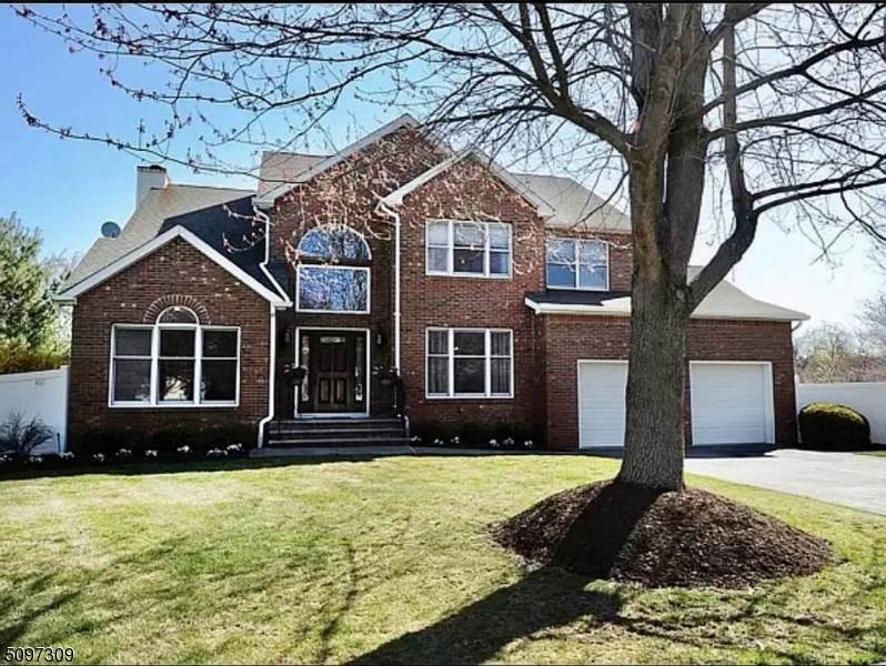 68 Carol Pl - Photo 1