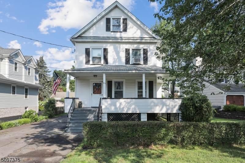 815 Wallberg Ave - Photo 1