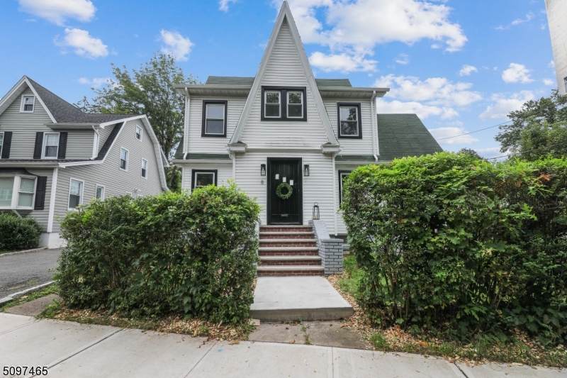 8 Boyden Ave - Photo 1