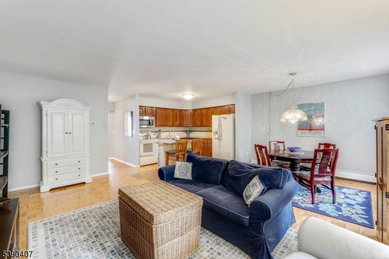 7 Van Vleck St - Photo 1