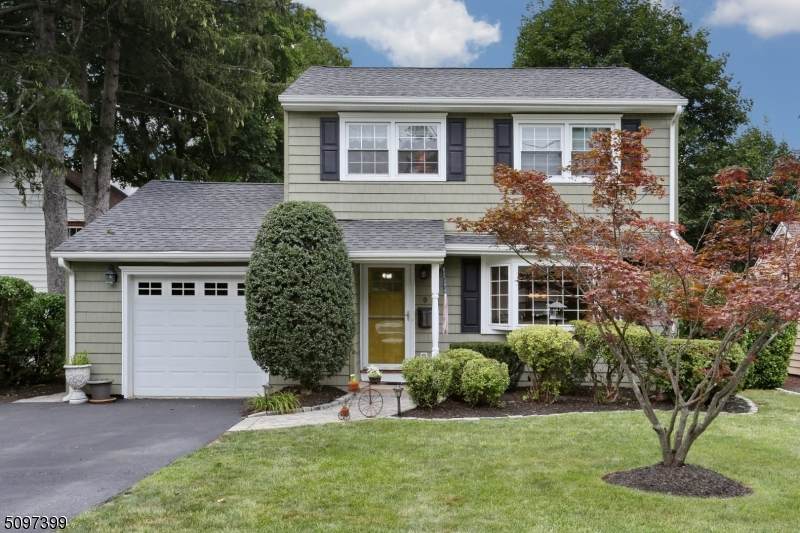 9 Cedar St - Photo 1