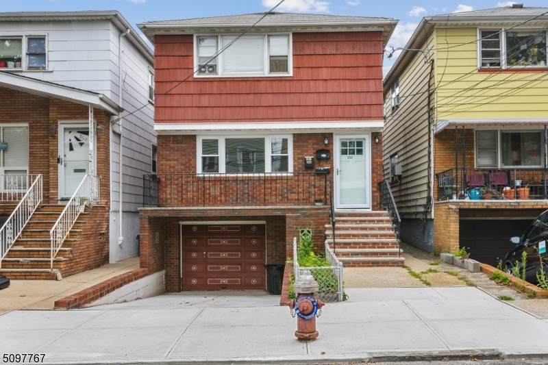 350 Cator Avenue - Photo 1