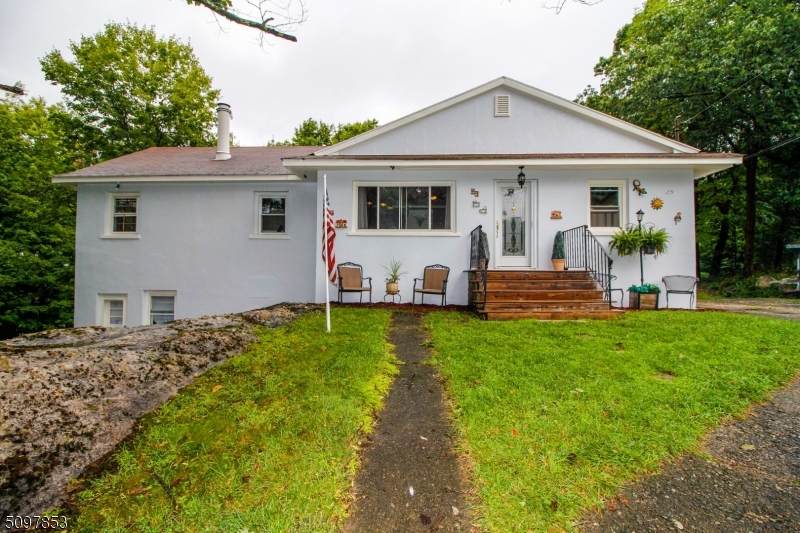 25 Ellen Rd - Photo 1