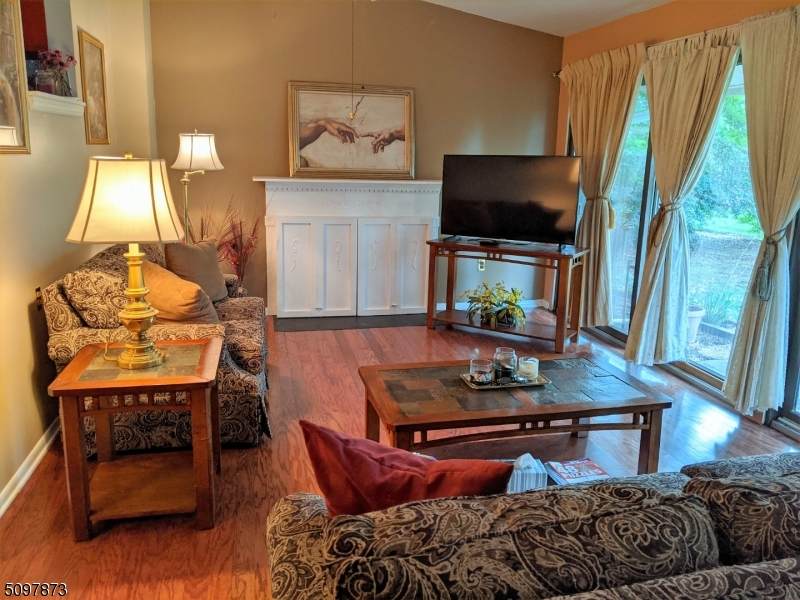 15 Hillside Ct - Photo 1