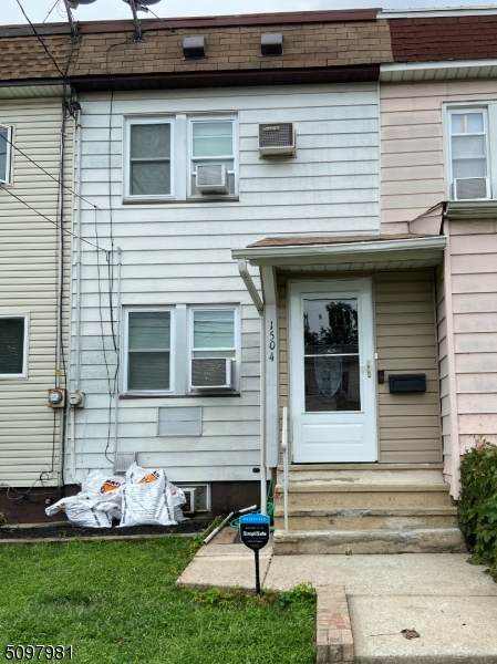 1504 Winans Ave - Photo 1