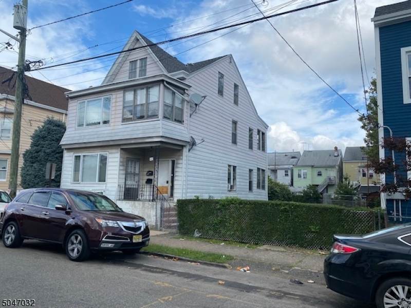 105 Lewis St - Photo 1