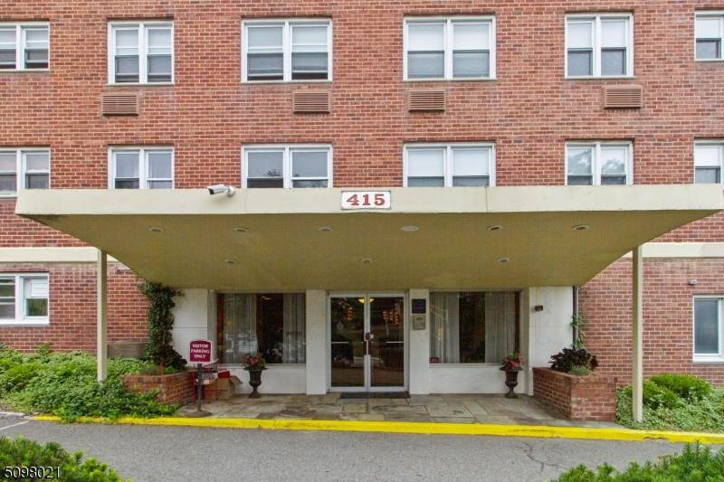 415 Claremont Ave, Unit 5D - Photo 1