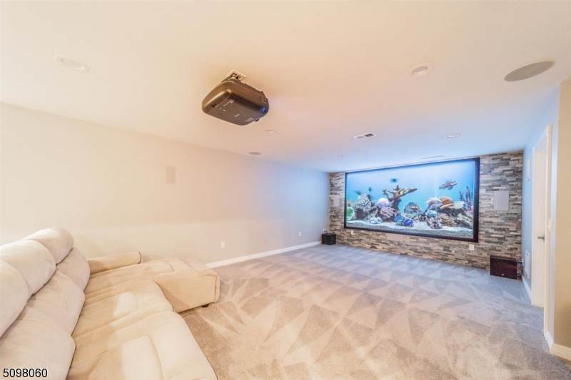12 Hadley Ct - Photo 1