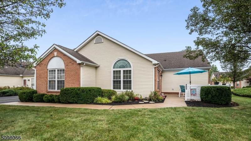 241 Chandler Ct - Photo 1