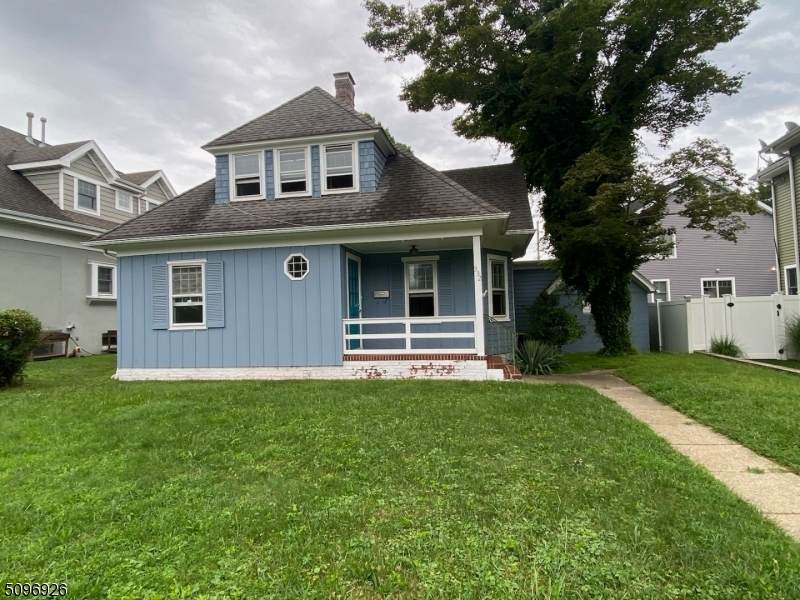 332 River Ave - Photo 1