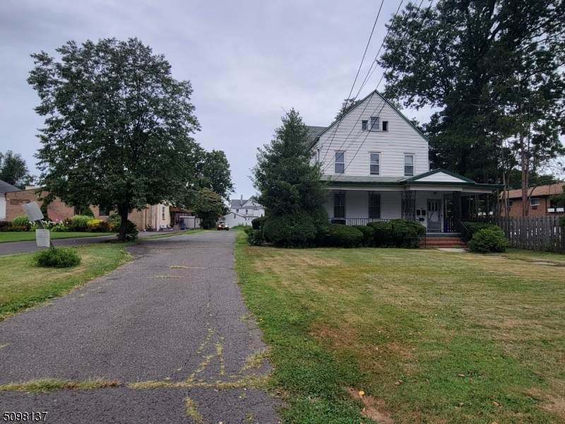 305 Mountain Ave - Photo 1