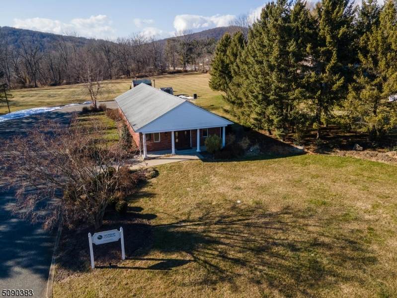 38 Kinnaman Ave - Photo 1
