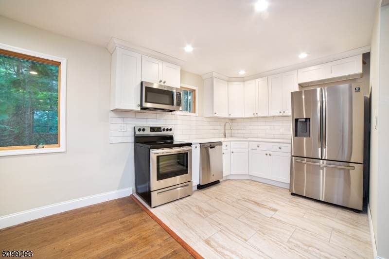 7 S Hillside Dr - Photo 1