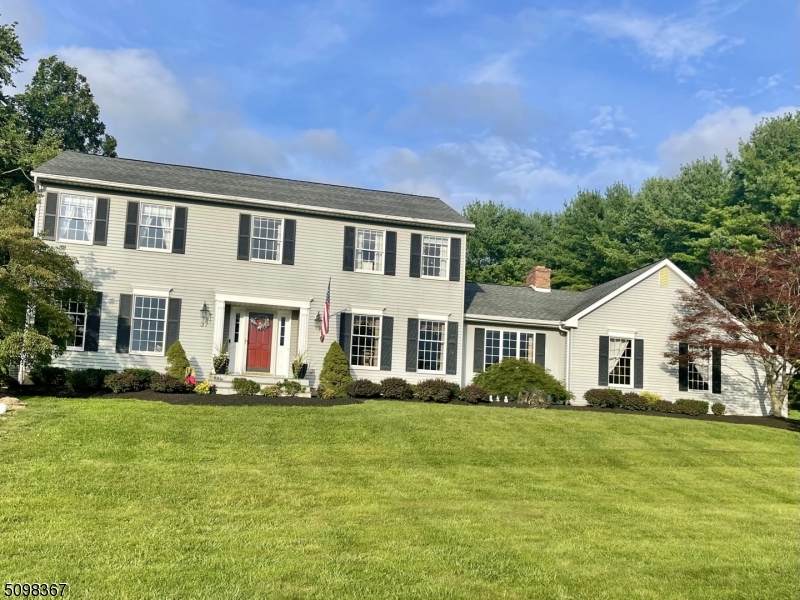 37 Farview Dr - Photo 1