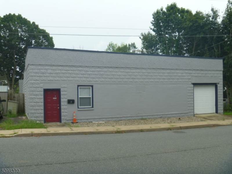 7 Carlton Ave - Photo 1