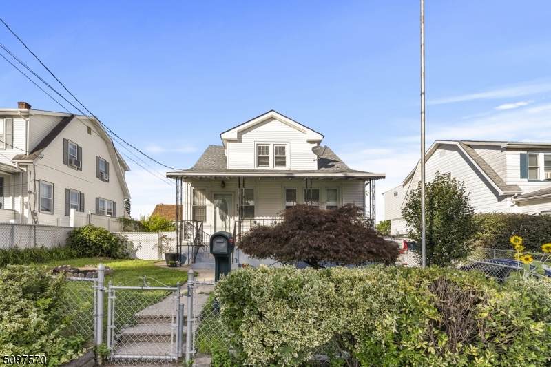 242 Emerson Ave - Photo 1