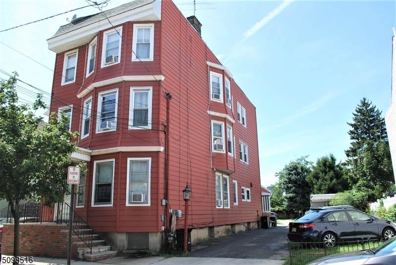 111 Grant Ave - Photo 1