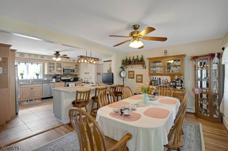 591 Franklin St - Photo 1