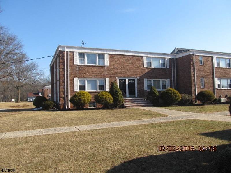 4 Stanford Dr - Photo 1