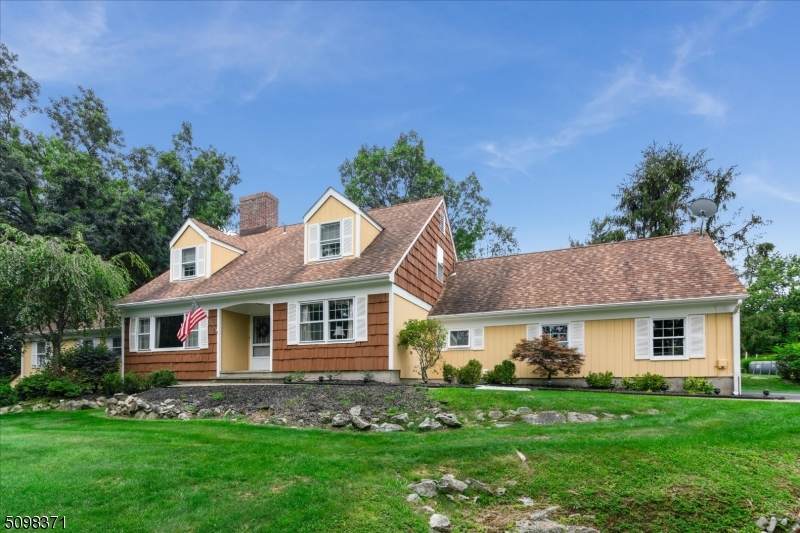 1 Heritage Dr - Photo 1