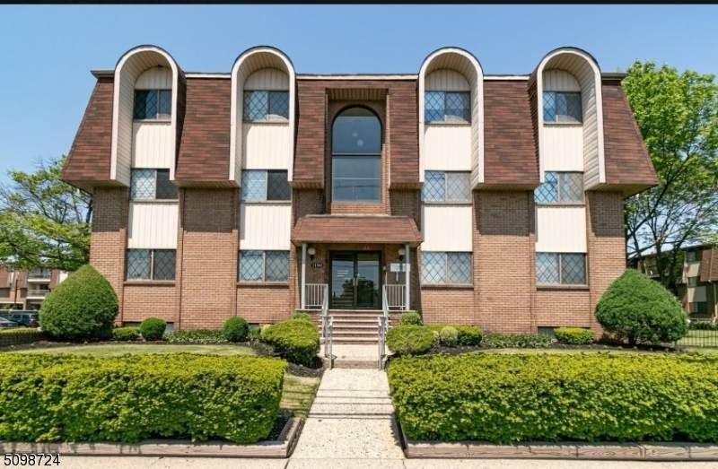 1190 W. St Georges Ave B39 - Photo 1