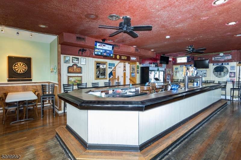 513 Elm St - Photo 1