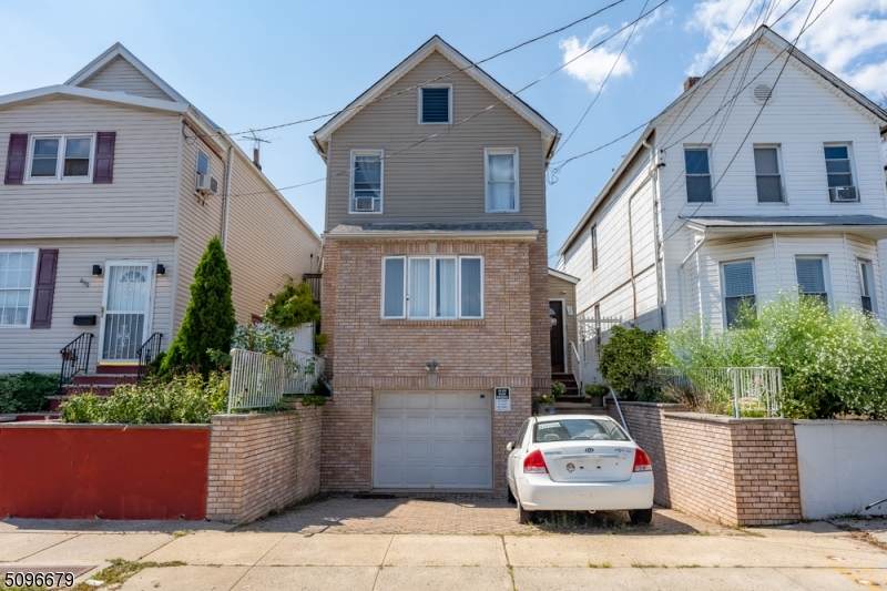 457 Maple Ave - Photo 1