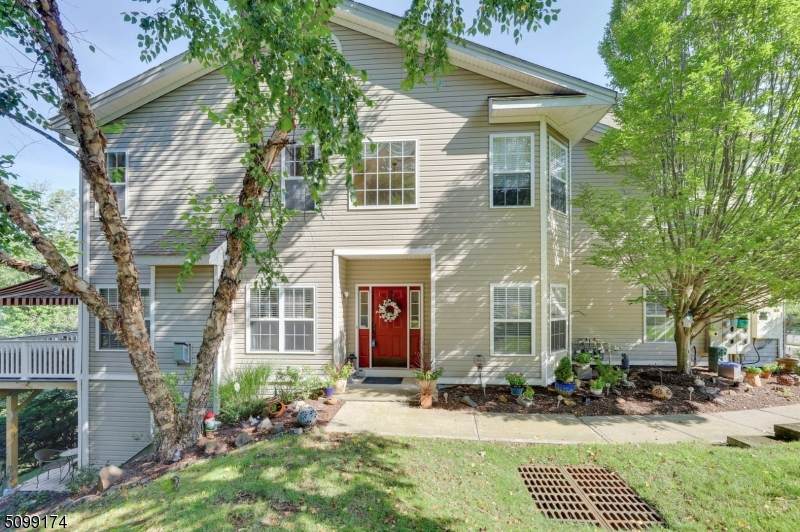 221 Ridge Dr - Photo 1