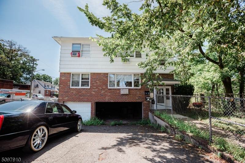311 Orange Ave - Photo 1