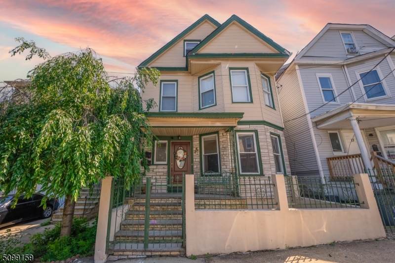 15 Seabury St - Photo 1