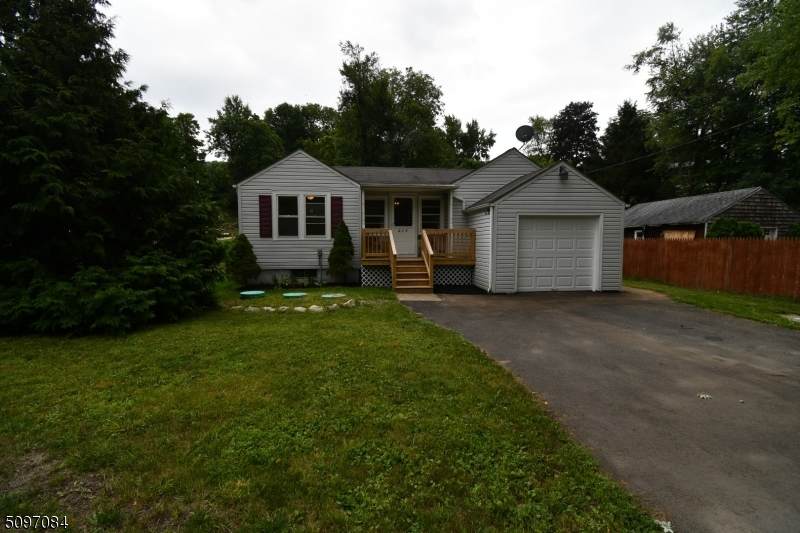 217 Main St - Photo 1