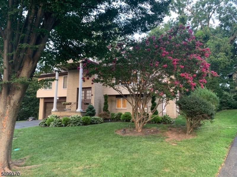 3 Garfield Ave - Photo 1