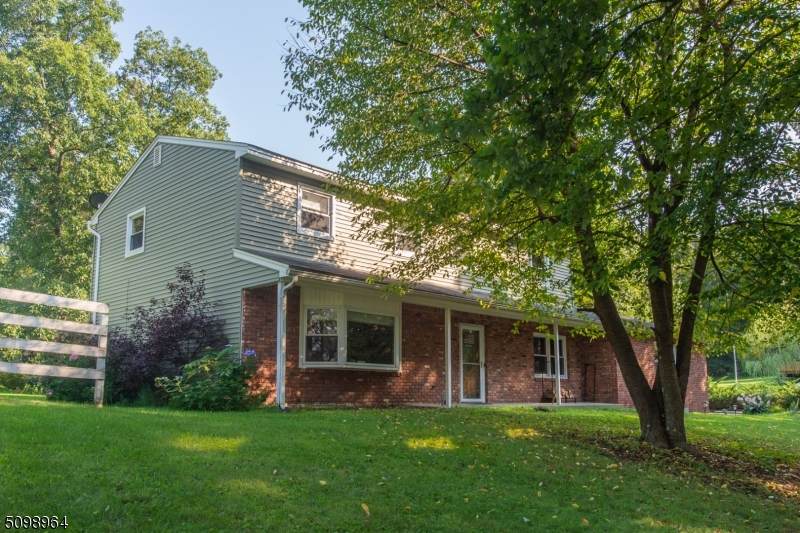 31 Courtland Dr - Photo 1