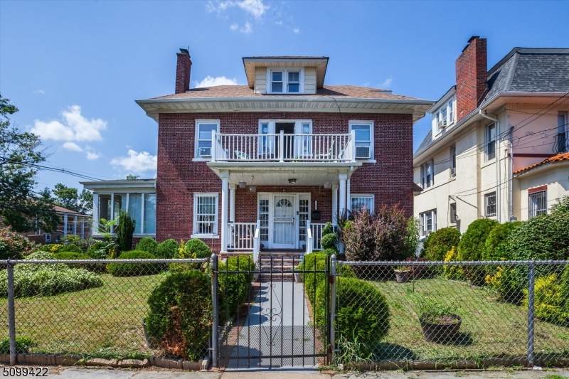 300 Ridge St - Photo 1