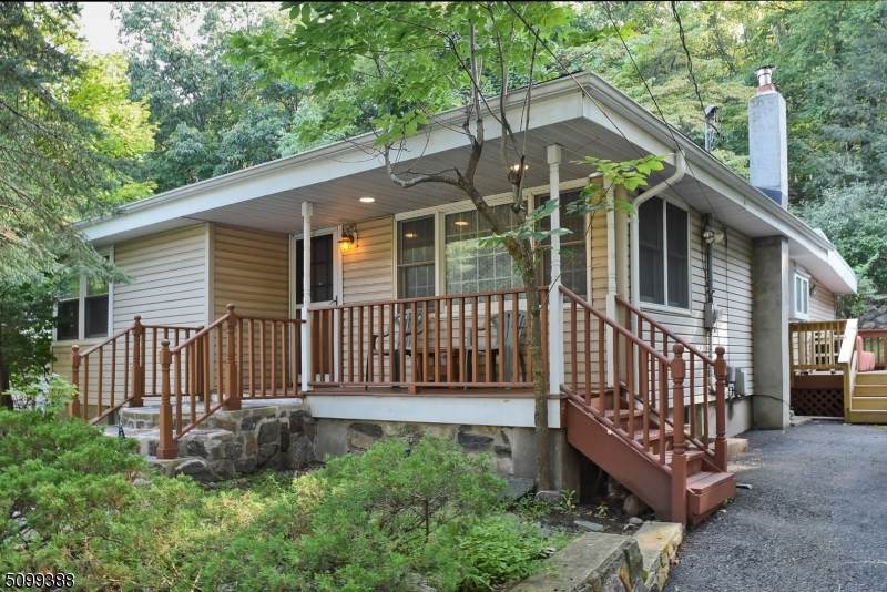 217 White Meadow Rd - Photo 1