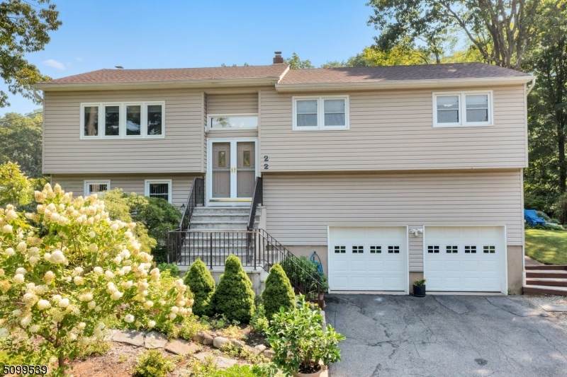 22 Sandra Ln - Photo 1
