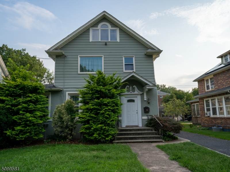 52 Amsterdam Ave - Photo 1