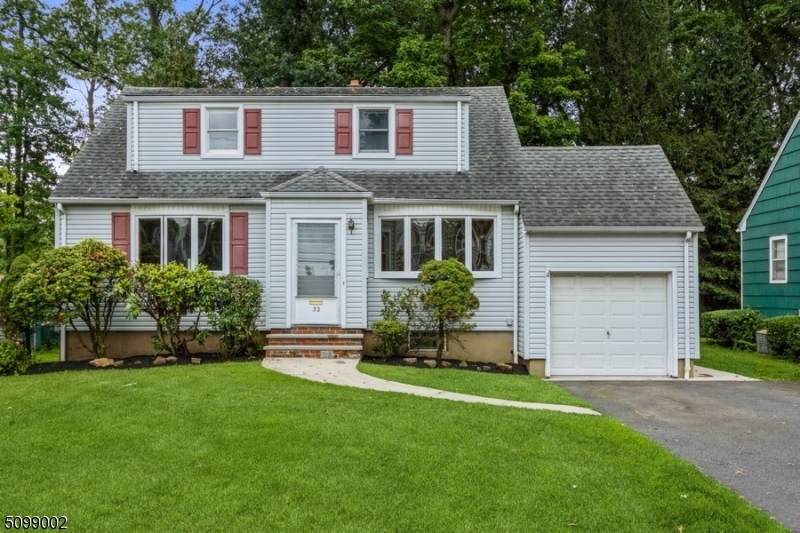 32 Roselle Ave - Photo 1