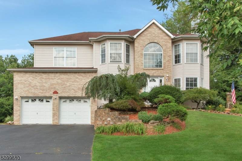 736 Pascack Rd - Photo 1