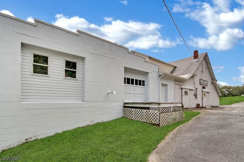 2290 Belvidere Rd - Photo 1