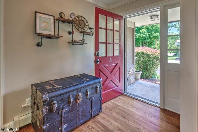 8 Knollwood Trl W - Photo 1