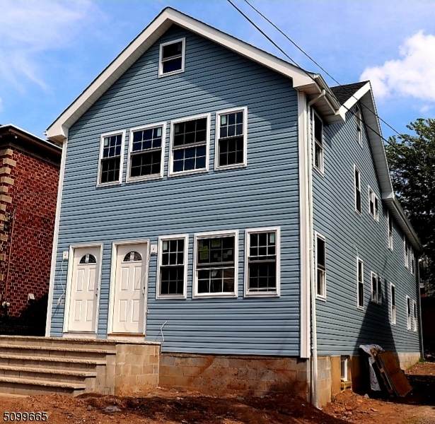82 Howard St - Photo 1