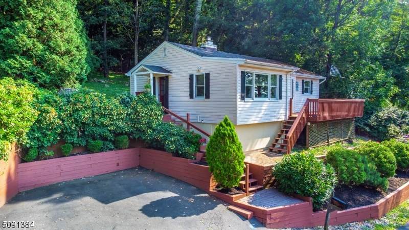 138 Mcgregor Ave - Photo 1