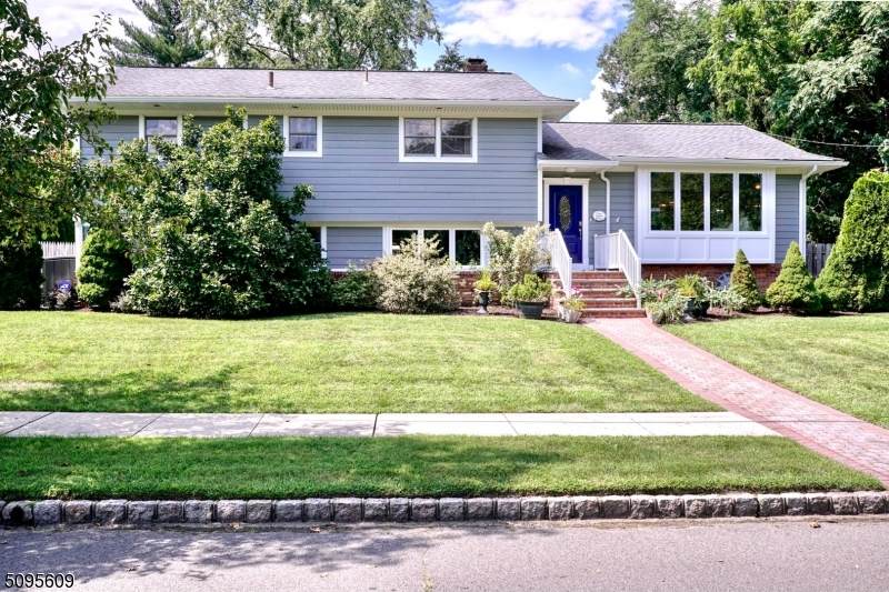 3 Sandra Cir - Photo 1