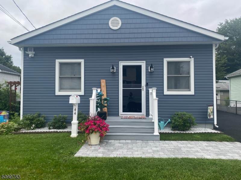 44 Butler St - Photo 1