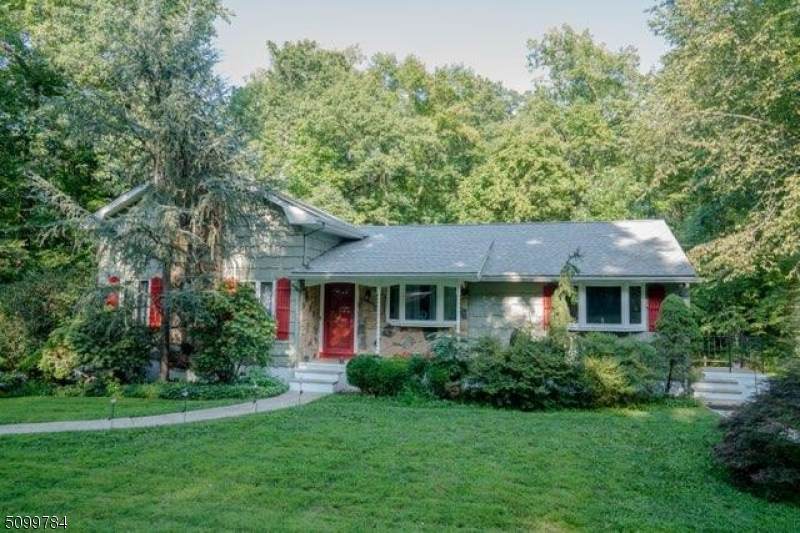 66 Hillcrest Rd - Photo 1
