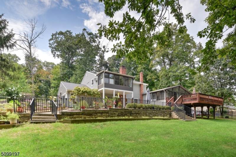 894 Sherwood Rd - Photo 1