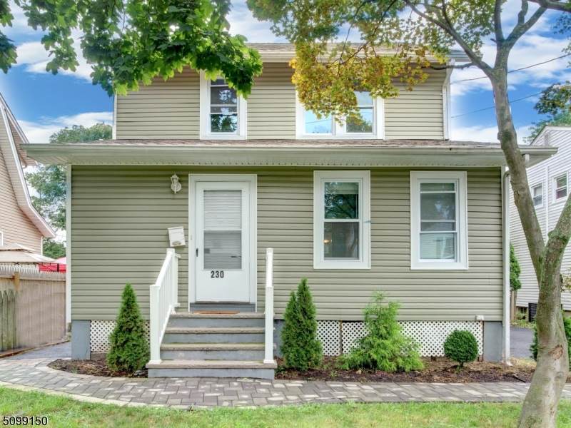 230 Oneida Pl - Photo 1