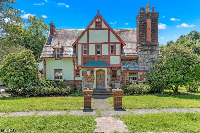 34 Harvard St - Photo 1